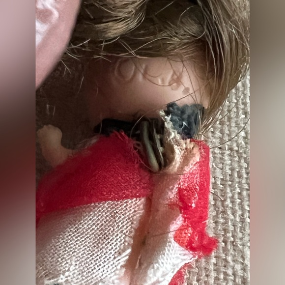 Liddle Kiddle ERA vintage mini doll L.K.? L.8.? Little Red Riding Hood ? 60s 70s - Picture 8 of 14